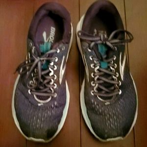 Brooks ghost running shoes size 7.5 used
